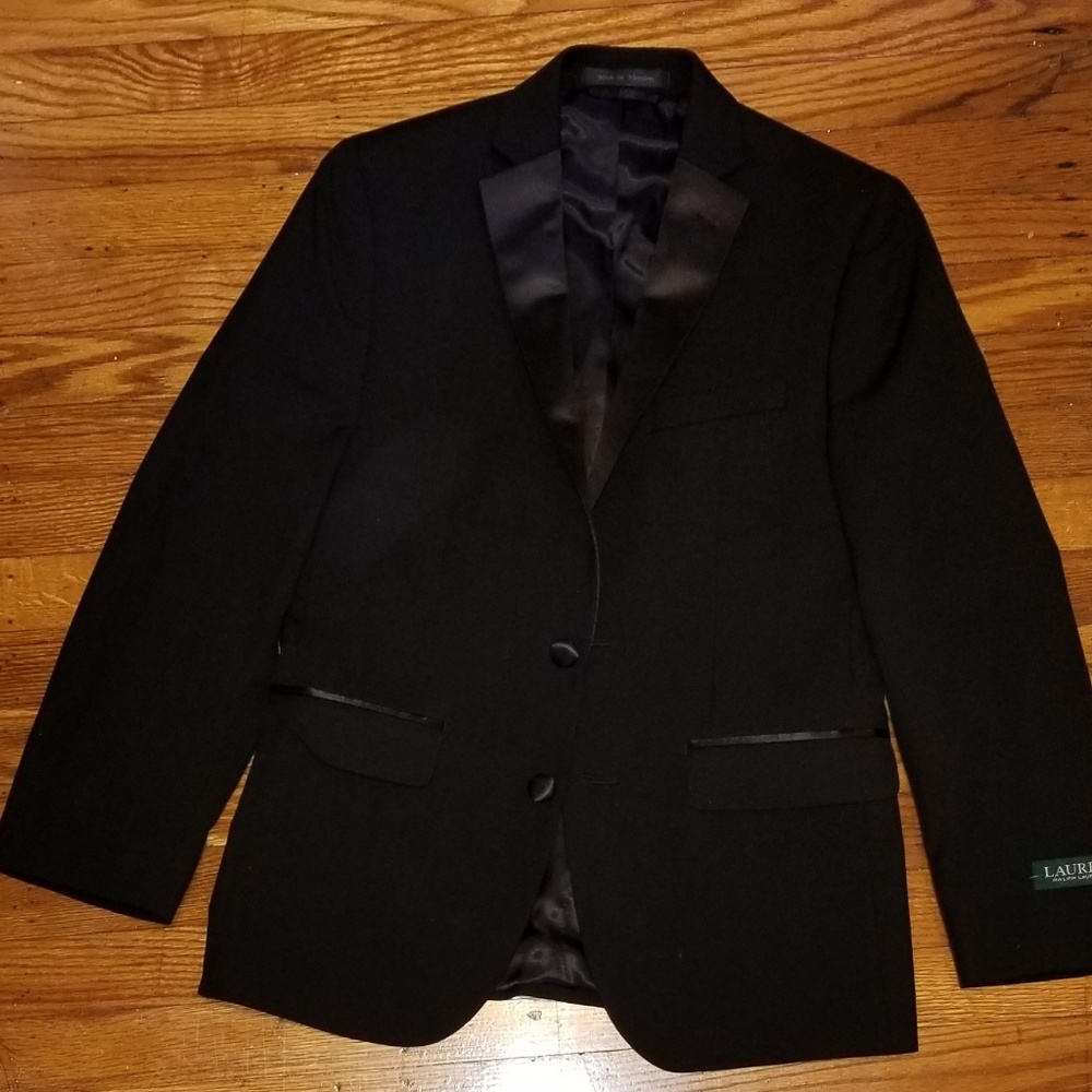Clothes - Picture 2 of 5
